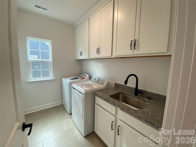 4016 Hickory Place Lane, Pineville, NC 28134