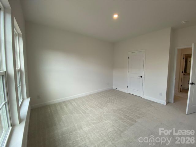 4016 Hickory Place Lane, Pineville, NC 28134