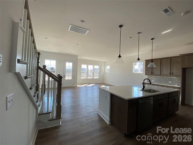 4016 Hickory Place Lane, Pineville, NC 28134