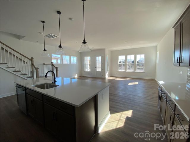 4016 Hickory Place Lane, Pineville, NC 28134