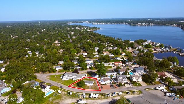 30 Corrigan Avenue, Pine Beach, NJ 08741