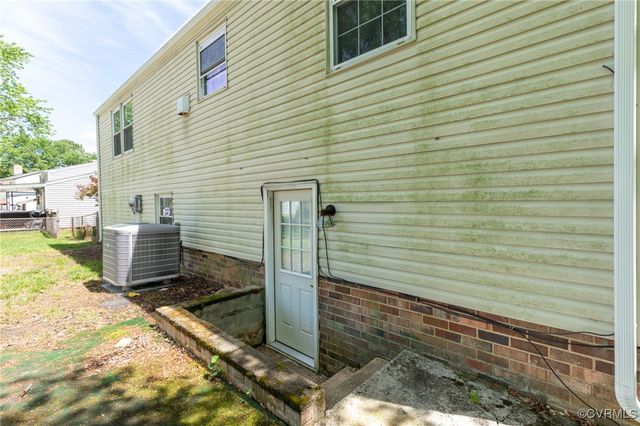 1904 Bridgewater Dr, Henrico, VA 23228