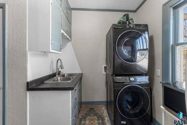 227 N Spring Ave Avenue, Sioux Falls, SD 57104