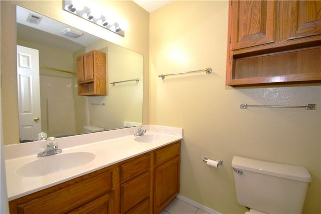 212 SE 17th Street, Bentonville, AR 72712