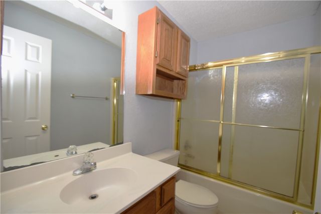 212 SE 17th Street, Bentonville, AR 72712