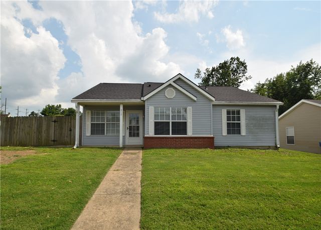 212 SE 17th Street, Bentonville, AR 72712