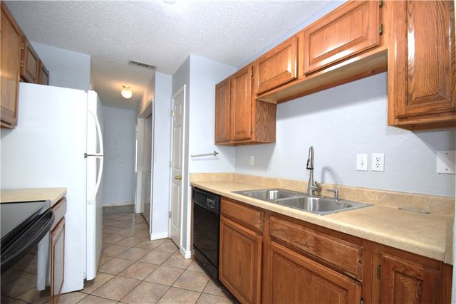 212 SE 17th Street, Bentonville, AR 72712