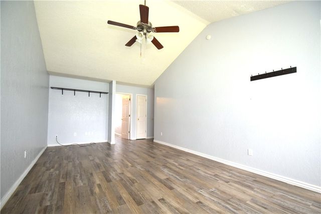 212 SE 17th Street, Bentonville, AR 72712
