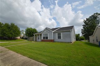 212 SE 17th Street, Bentonville, AR 72712
