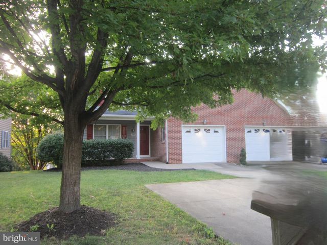 2040 STONELEIGH DR, Winchester, VA 22601