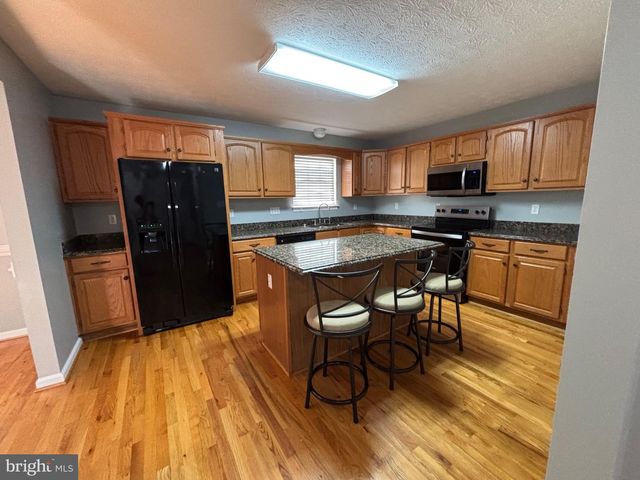 2040 STONELEIGH DR, Winchester, VA 22601