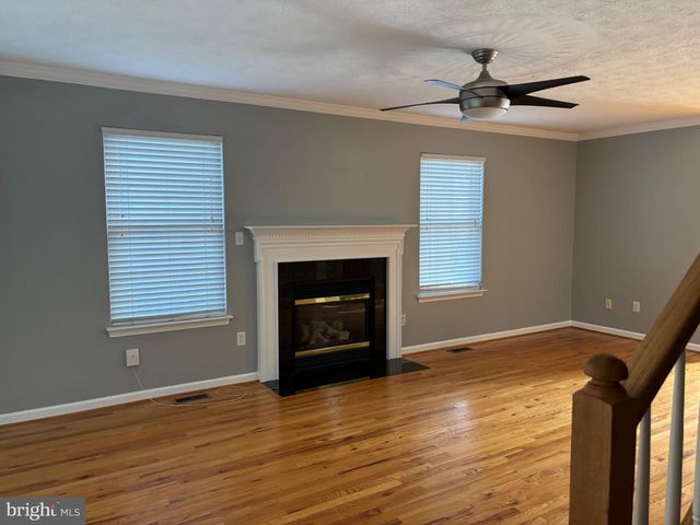 2040 STONELEIGH DR, Winchester, VA 22601
