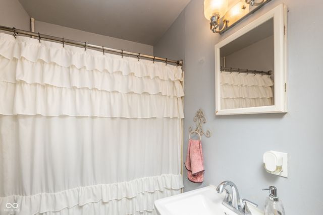 14319 W Daleville Road, Daleville, IN 47334