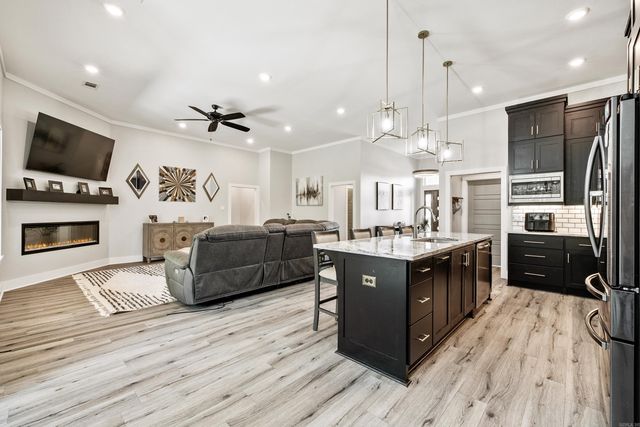 6134 Creekwater Drive, Alexander, AR 72002