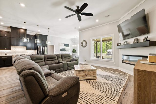 6134 Creekwater Drive, Alexander, AR 72002