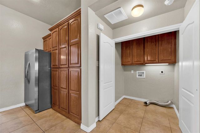1206 Hershel Dr, Elgin, OK 73538