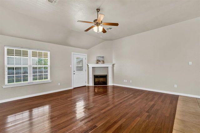 1206 Hershel Dr, Elgin, OK 73538