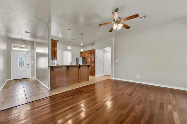 1206 Hershel Dr, Elgin, OK 73538