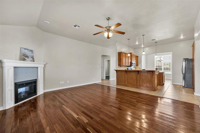 1206 Hershel Dr, Elgin, OK 73538
