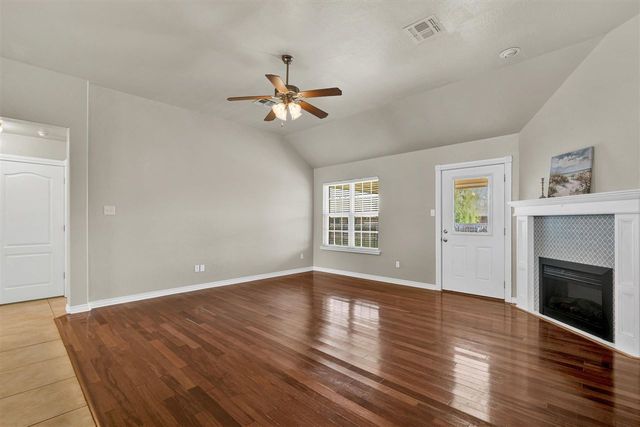 1206 Hershel Dr, Elgin, OK 73538