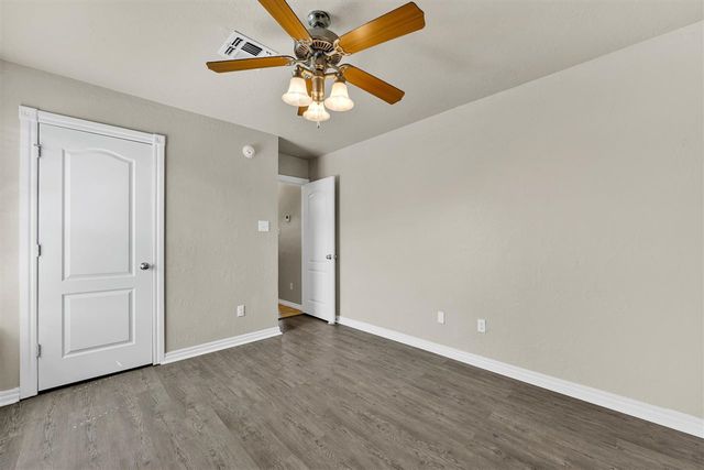 1206 Hershel Dr, Elgin, OK 73538
