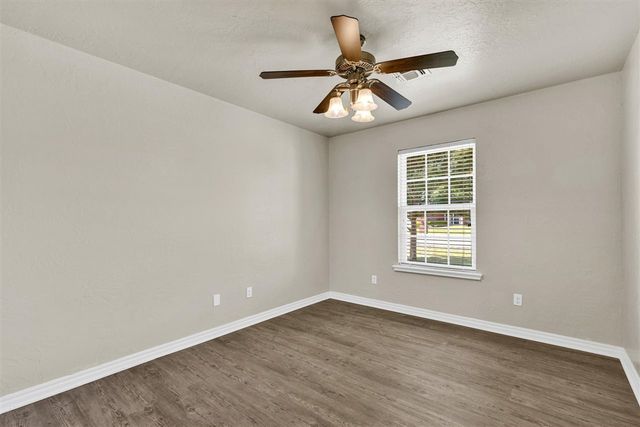 1206 Hershel Dr, Elgin, OK 73538