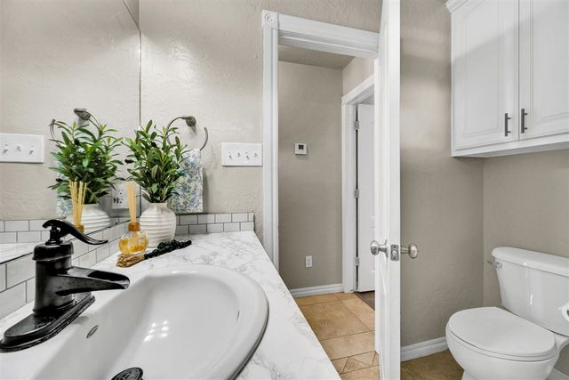 1206 Hershel Dr, Elgin, OK 73538