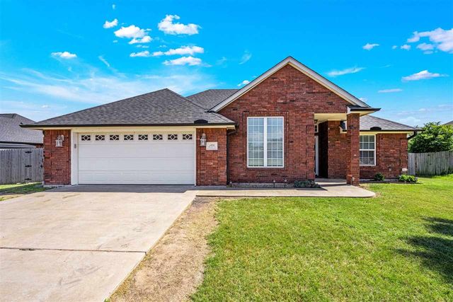 1206 Hershel Dr, Elgin, OK 73538