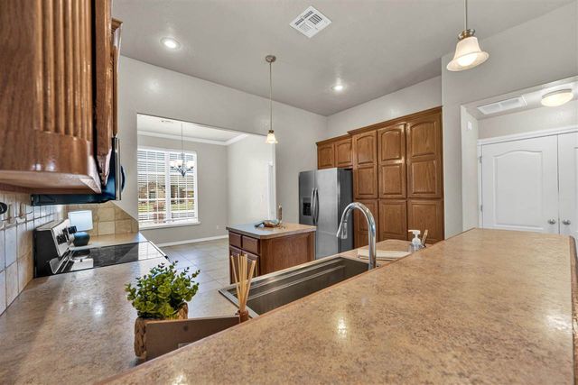 1206 Hershel Dr, Elgin, OK 73538