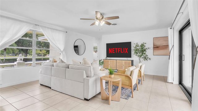 151 SE 9th Ct, Pompano Beach, FL 33060