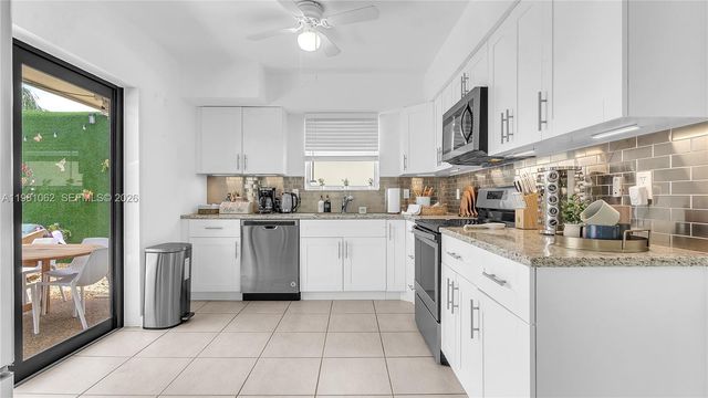 151 SE 9th Ct, Pompano Beach, FL 33060