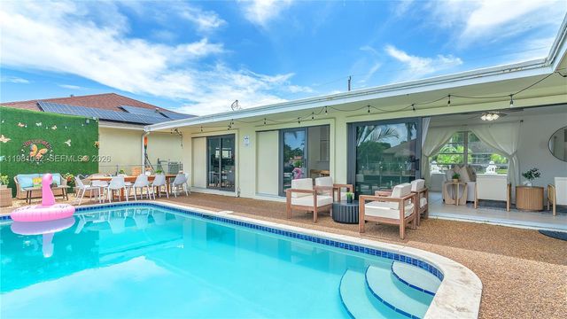 151 SE 9th Ct, Pompano Beach, FL 33060