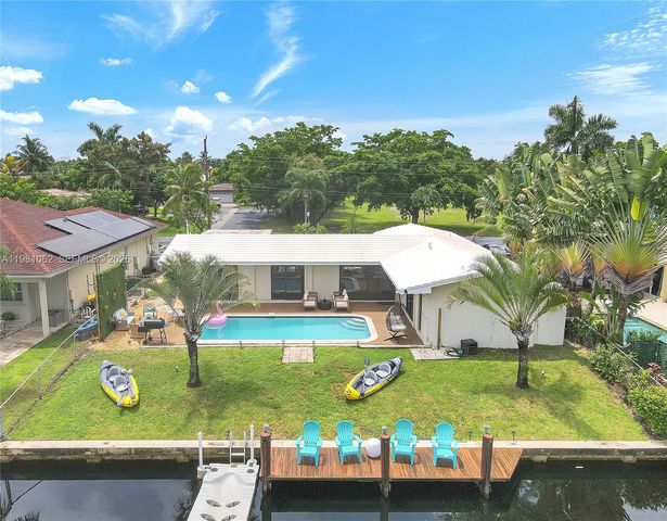 151 SE 9th Ct, Pompano Beach, FL 33060