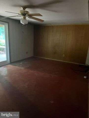 838 BOOKER DR, Capitol Heights, MD 20743