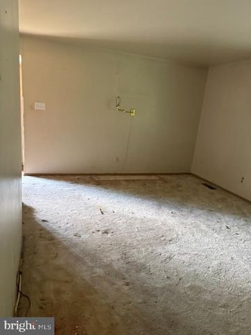 838 BOOKER DR, Capitol Heights, MD 20743