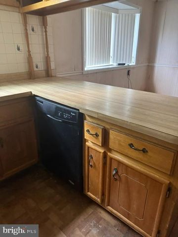 838 BOOKER DR, Capitol Heights, MD 20743