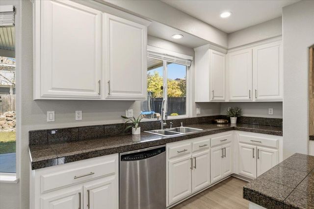 2120 Big Sky Dr, Rocklin, CA 95765