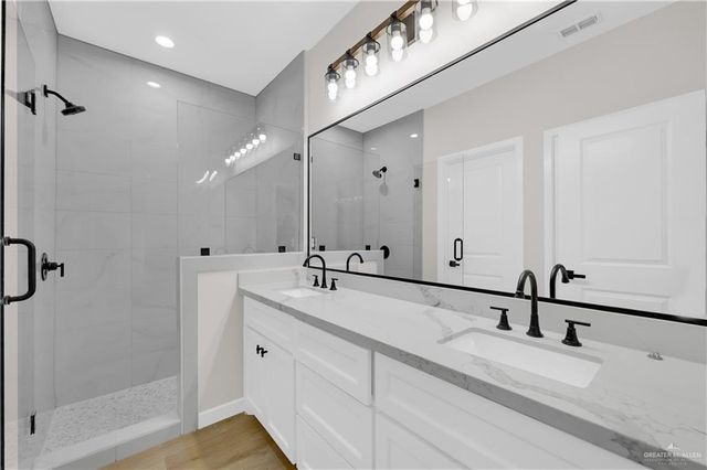 605 E De Soto Avenue, Alamo, TX 78516