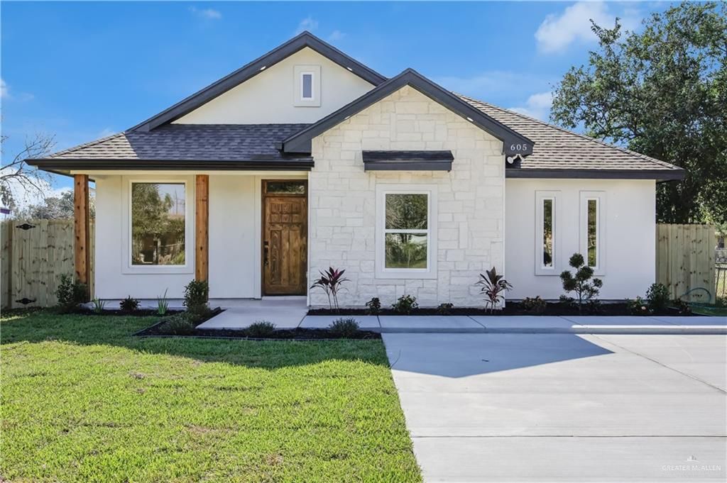 605 E De Soto Avenue, Alamo, TX 78516