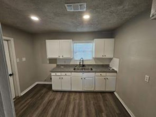 5831 Belneath Street, Houston, TX 77033