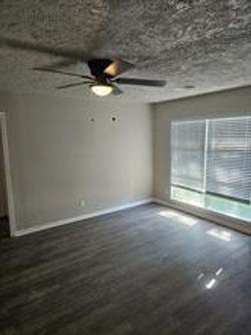 5831 Belneath Street, Houston, TX 77033