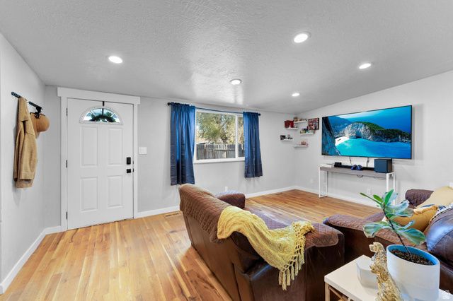 1339 N MARILYN DR, Layton, UT 84041