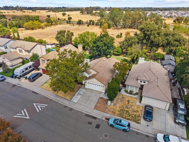 8695 Fobes Dr, Antelope, CA 95843