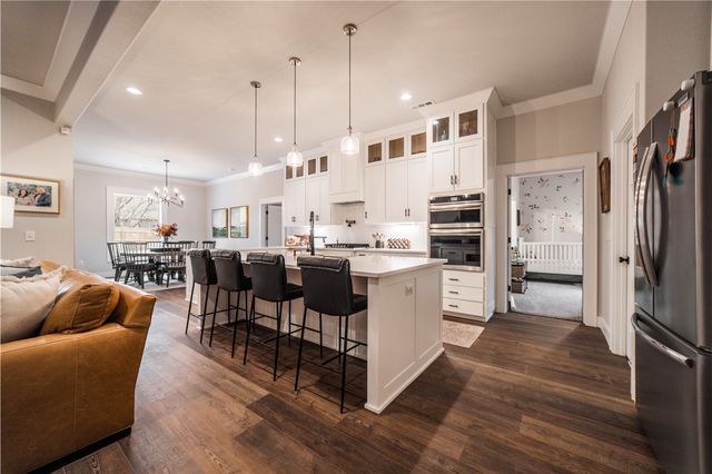 5743 Cobbler Place, Rogers, AR 72758