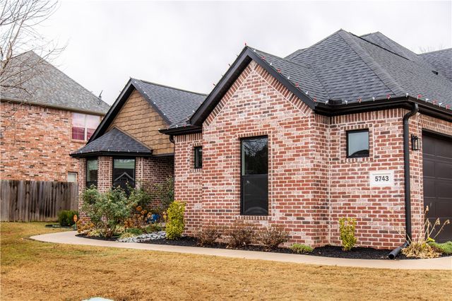 5743 Cobbler Place, Rogers, AR 72758