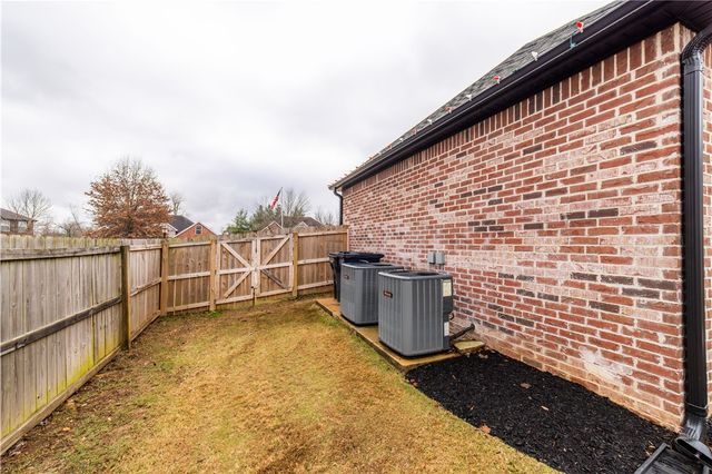 5743 Cobbler Place, Rogers, AR 72758