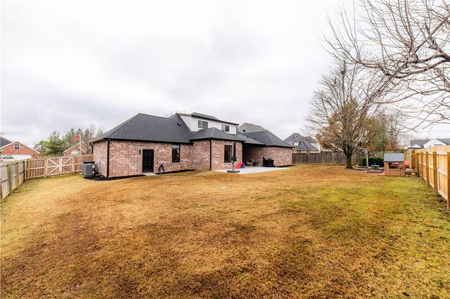 5743 Cobbler Place, Rogers, AR 72758