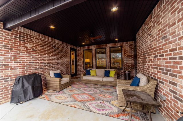 5743 Cobbler Place, Rogers, AR 72758