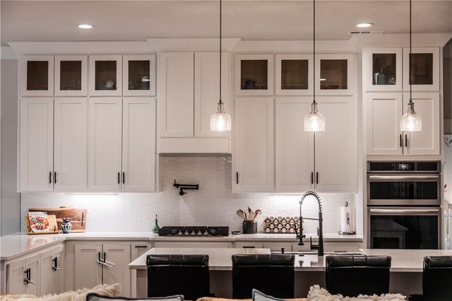 5743 Cobbler Place, Rogers, AR 72758