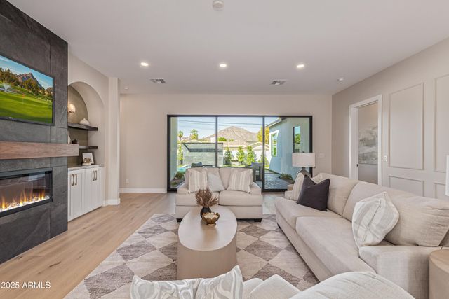 5420 E VERDE Lane, Phoenix, AZ 85018